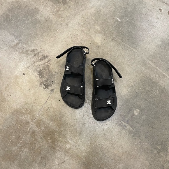 CHANEL DAD SANDAL - Picture 2 of 3